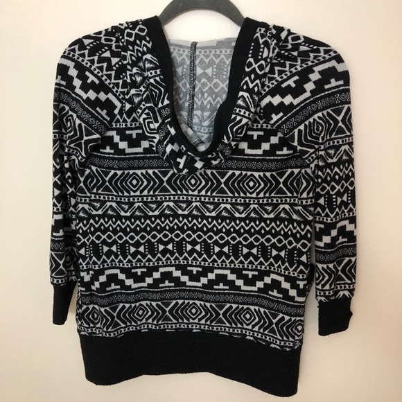 Girls Aztec print sweater with hood - Picture 2 of 6